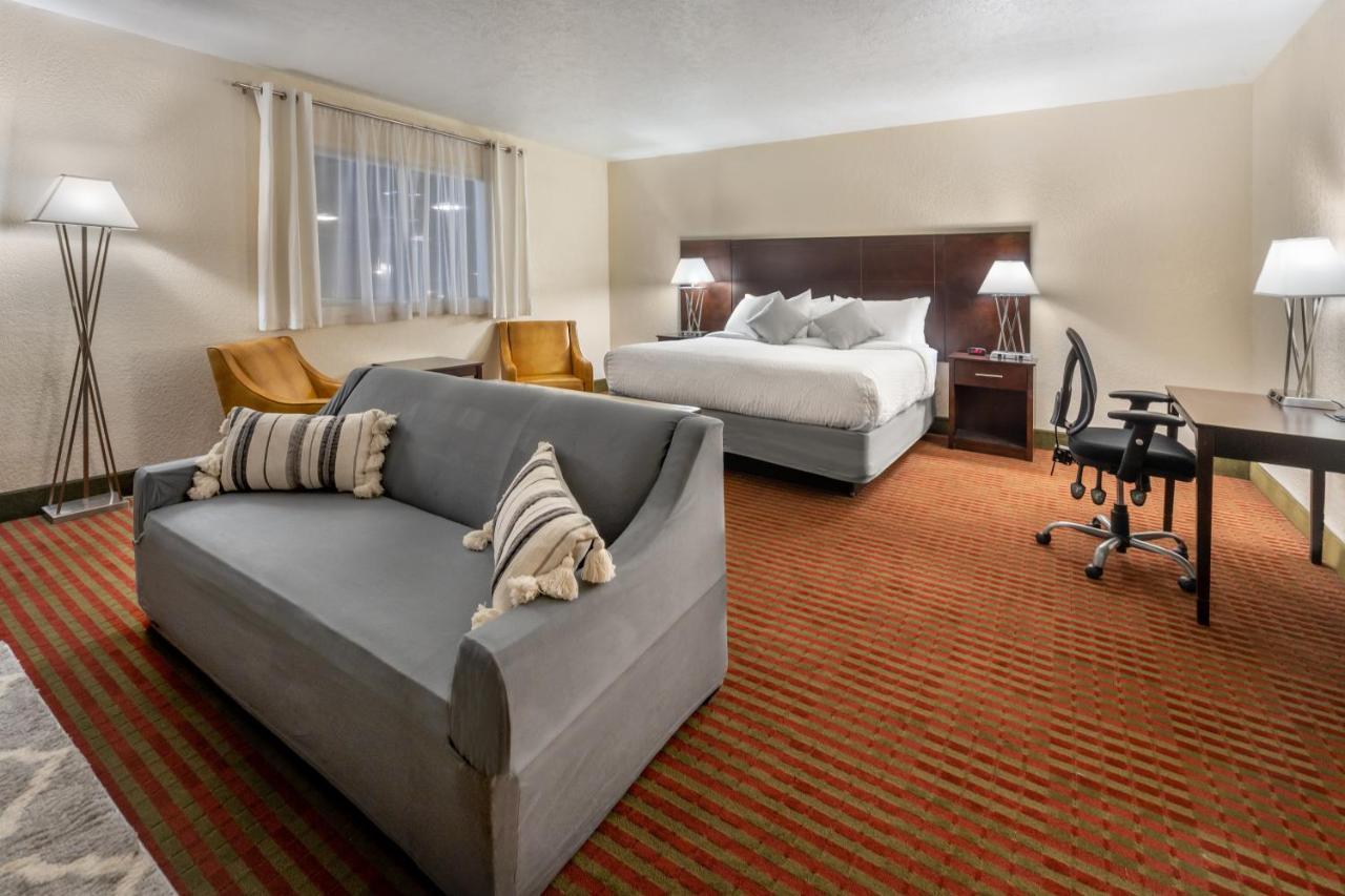 Grand Williston Hotel And Conference Center ภายนอก รูปภาพ