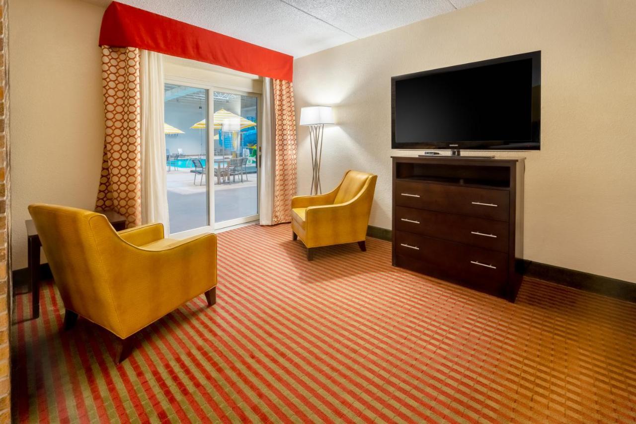 Grand Williston Hotel And Conference Center ภายนอก รูปภาพ