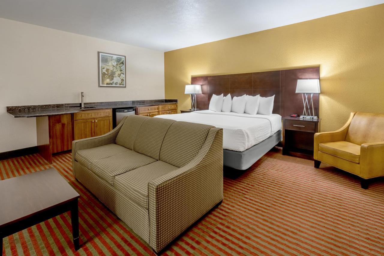 Grand Williston Hotel And Conference Center ภายนอก รูปภาพ
