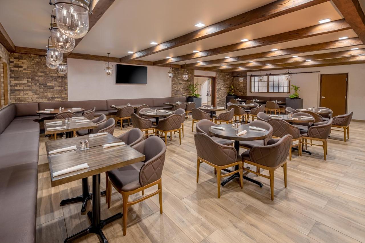 Grand Williston Hotel And Conference Center ภายนอก รูปภาพ