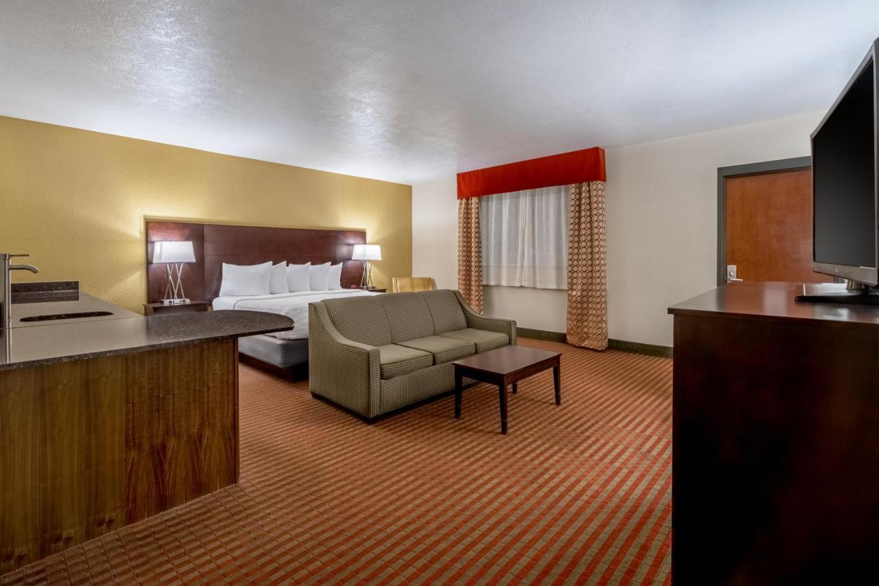 Grand Williston Hotel And Conference Center ภายนอก รูปภาพ
