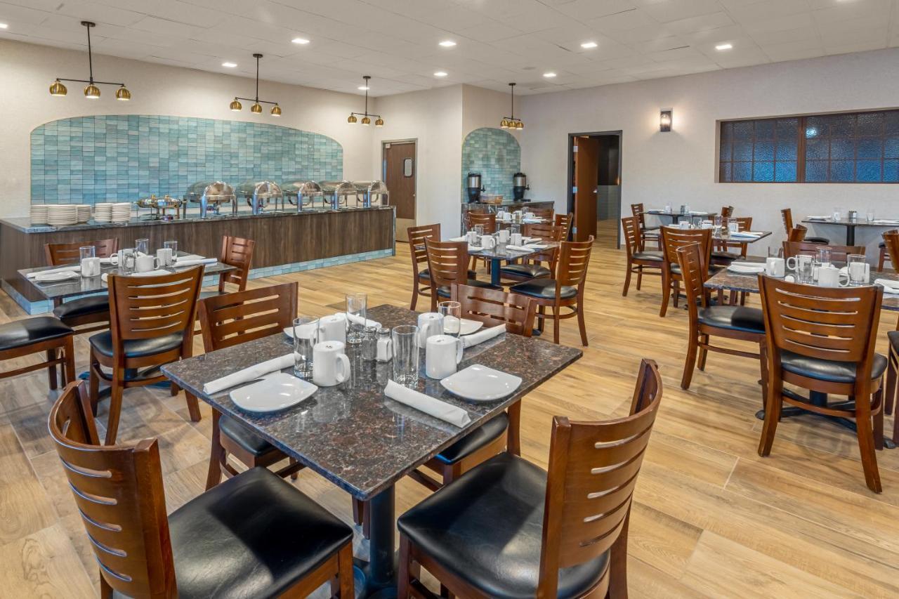 Grand Williston Hotel And Conference Center ภายนอก รูปภาพ