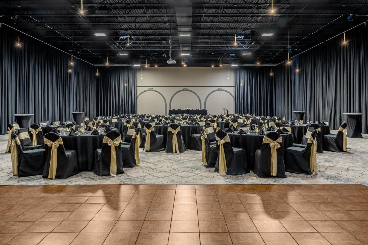 Grand Williston Hotel And Conference Center ภายนอก รูปภาพ